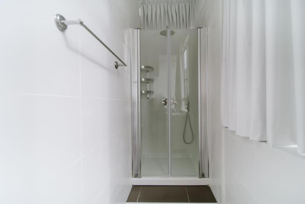Apartment Amazing 2 Bedroom & 2 Bathrooms ! *