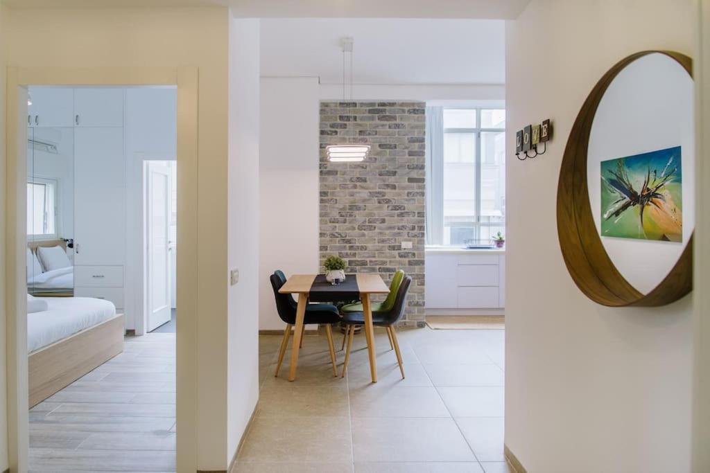 Apartment Amazing 2 Bedroom & 2 Bathrooms !